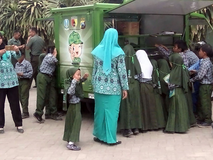 Semangat membaca siswa dalam program SIMOKOS