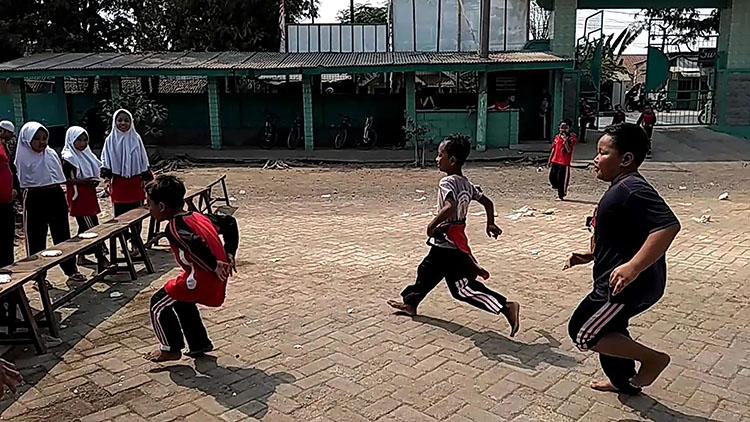 Semangat pantang menyerah dalam perlombaan HUT RI 73 MI.Mu